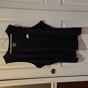 Nike sleeveless shirt